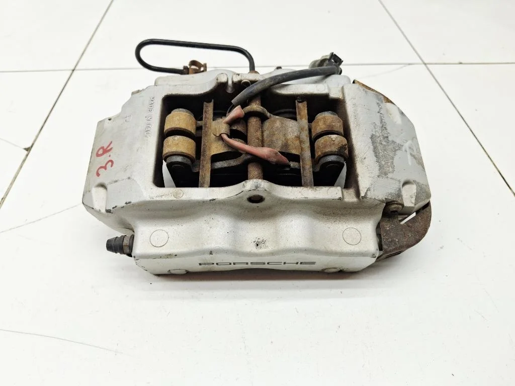 Суппорт задний правый Porsche Cayenne 1 2007 957