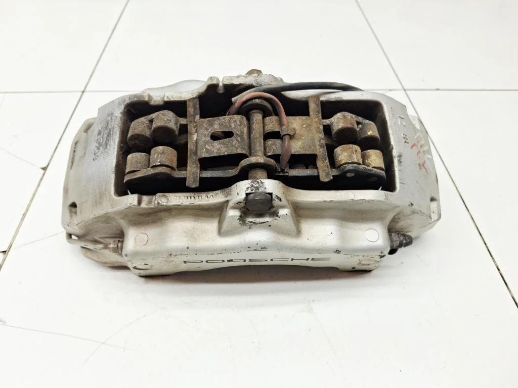 Суппорт передний левый Porsche Cayenne 1 2007 957