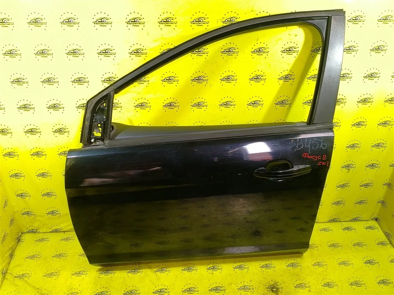 Дверь Ford Focus 2 1530169, передняя левая