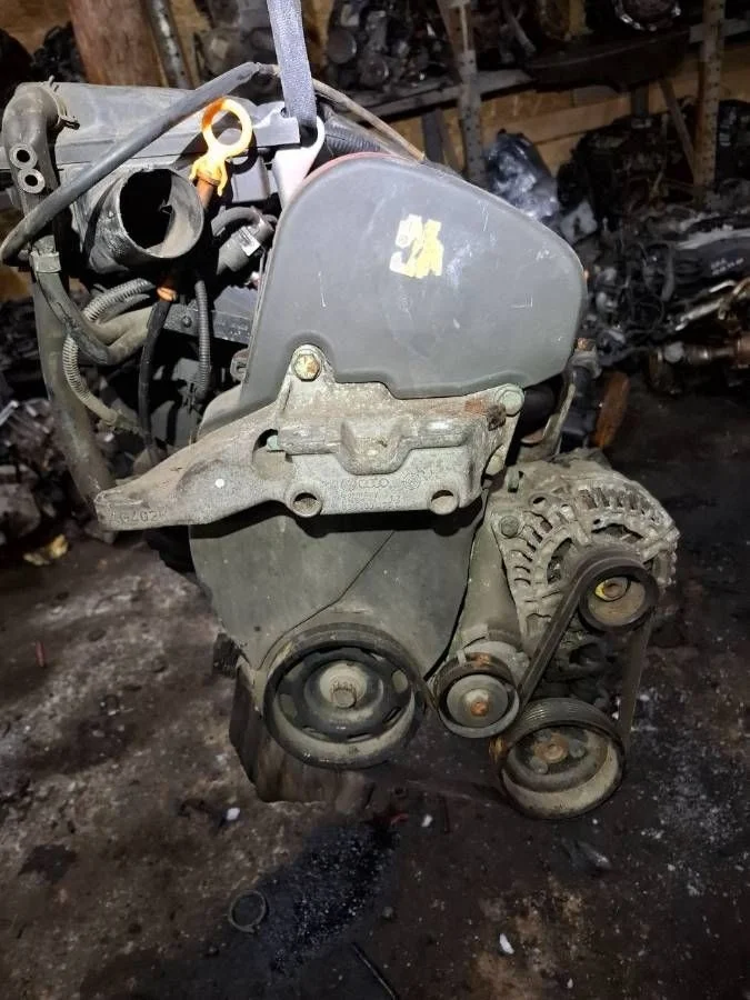 Двигатель AKQ Volkswagen Golf 4 1.4 Бензин