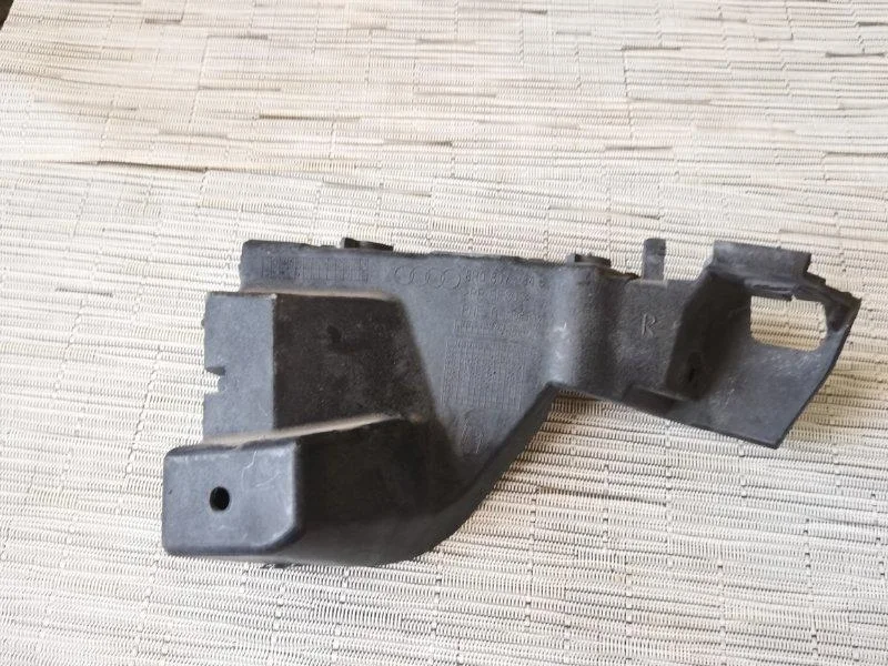 Кронштейн переднего бампера AUDI Q5 2008-2017 8R