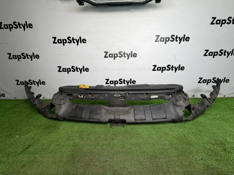 Кронштейн переднего бампера Ford Focus 3