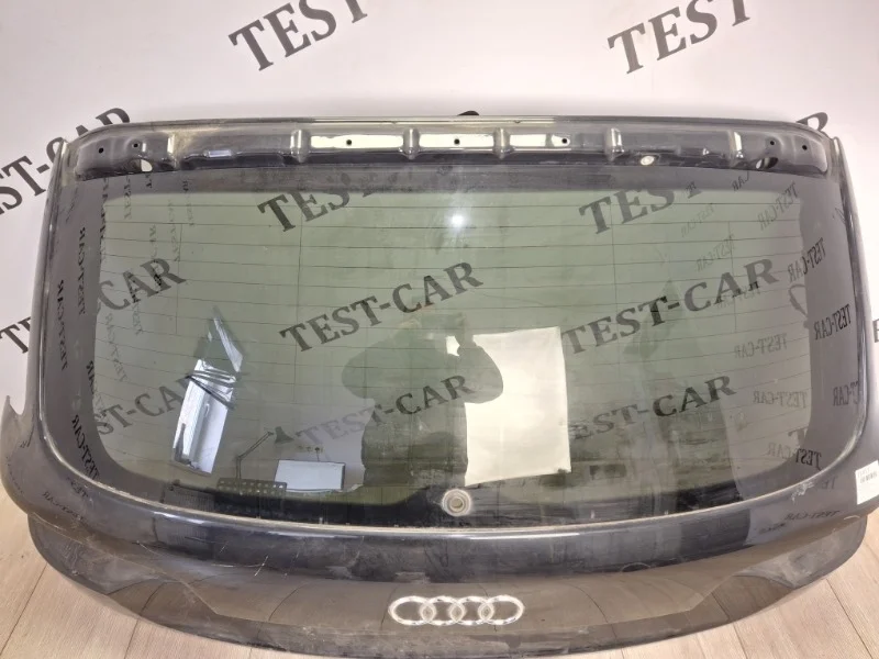 Стекло в крышку багажника Audi Q7 2006-2015 4L