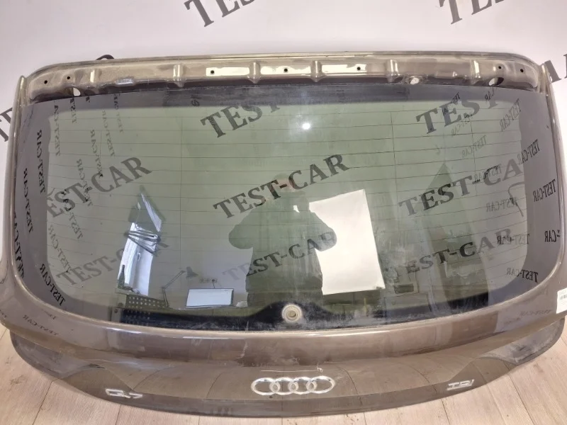 Стекло в крышку багажника Audi Q7 2006-2015 4L