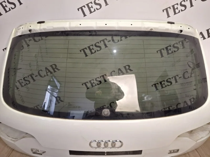 Стекло в крышку багажника Audi Q7 2006-2015 4L