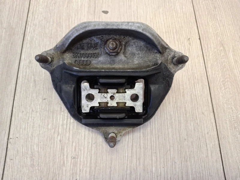 Подушка кпп Audi Q5 2009-2017 8R