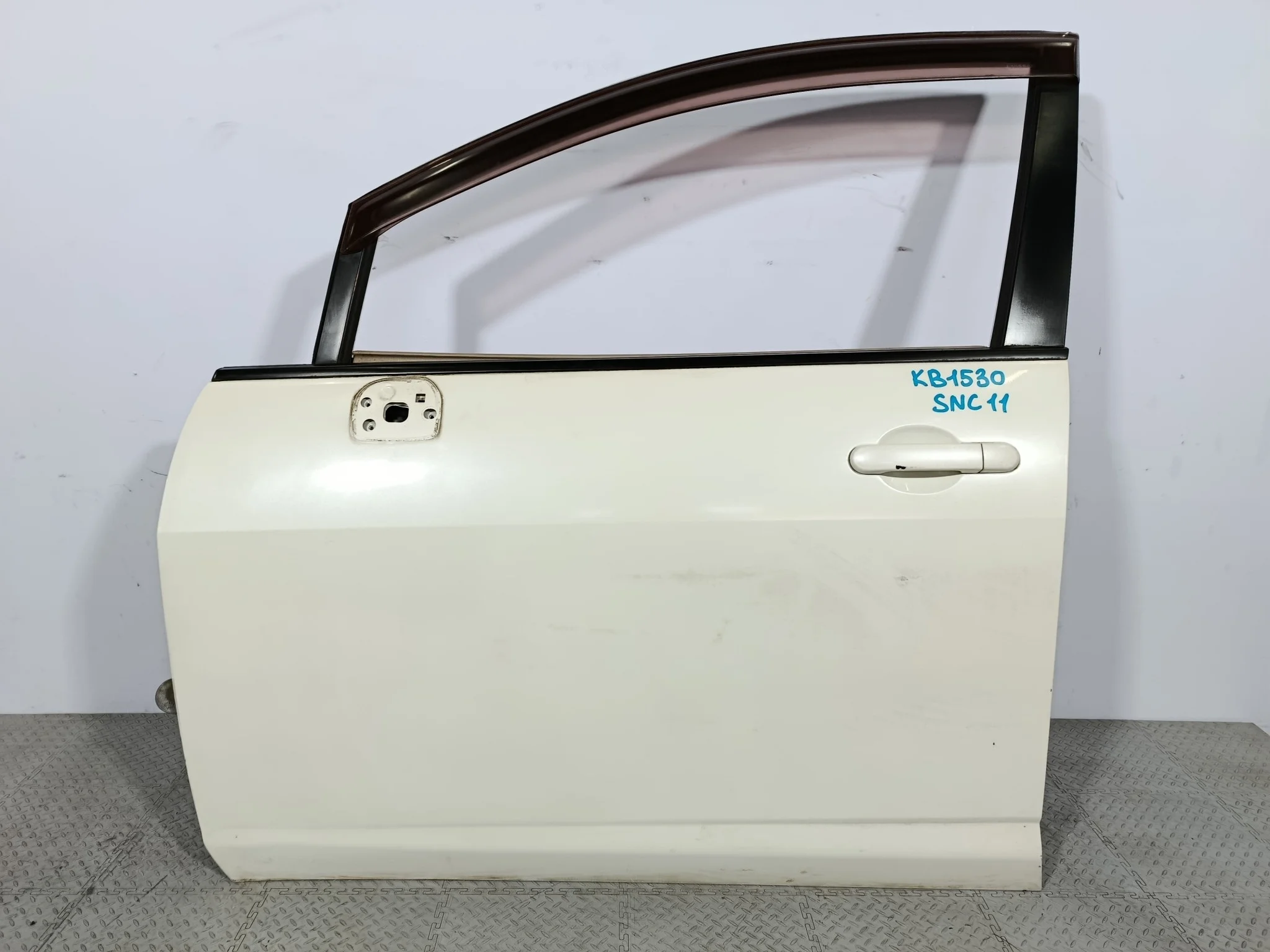 ДВЕРЬ NISSAN TIIDA TIIDA LATIO H0101ED0MM ПЕРЕДНЯЯ ЛЕВАЯ белый, QX1 KB1530