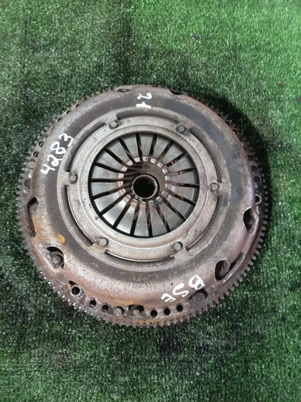 Маховик МКПП Volkswagen Golf 036141026 BSE