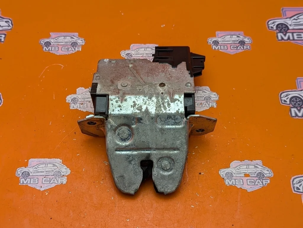 Замок багажника Mercedes-Benz