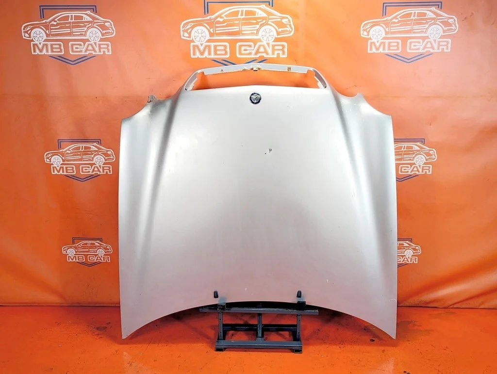 Капот Mercedes-Benz
