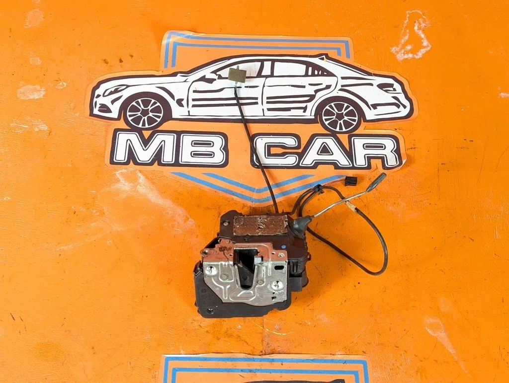Замок двери передней правой Mercedes-Benz