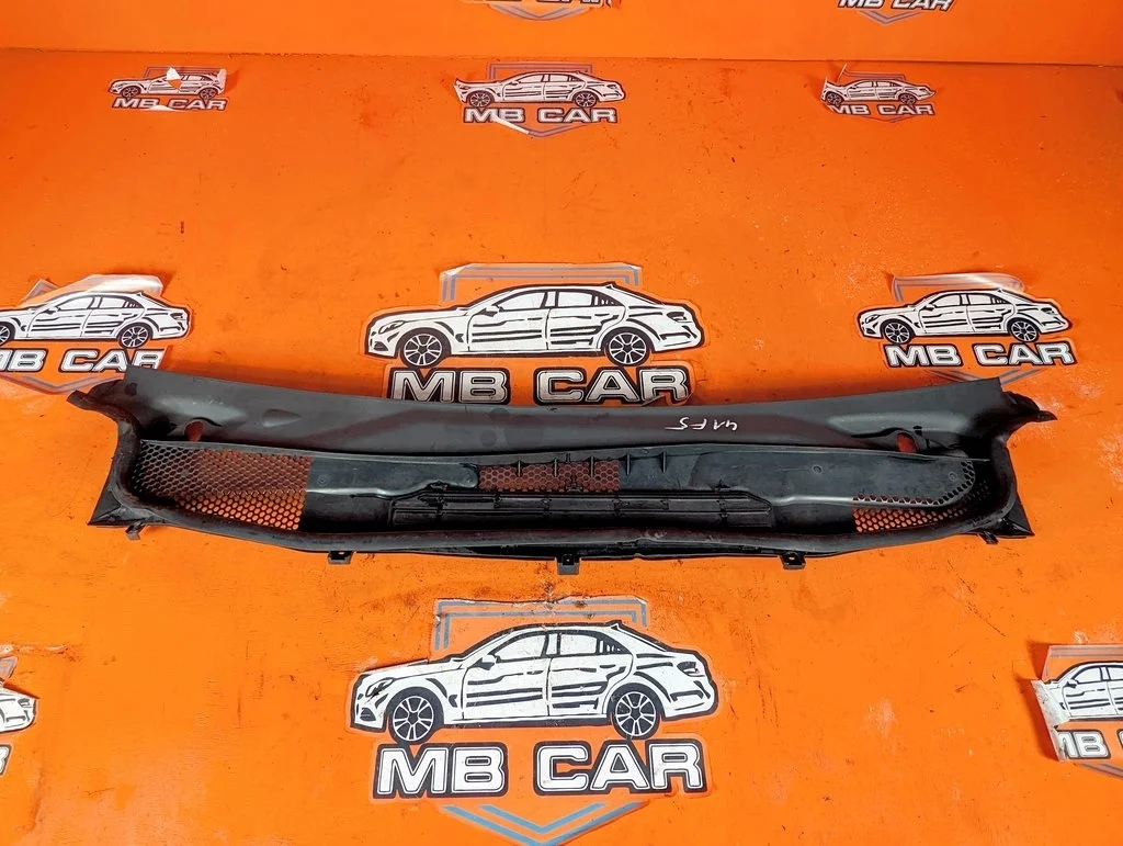 Жабо Mercedes-Benz