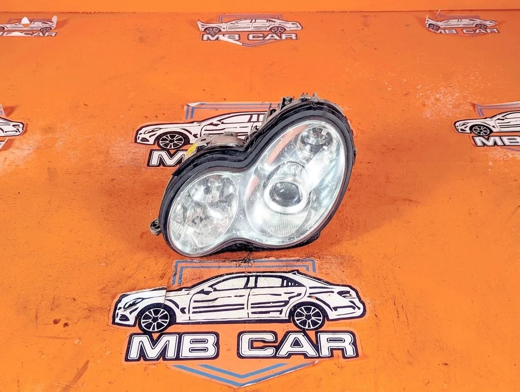 Фара левая Mercedes-Benz