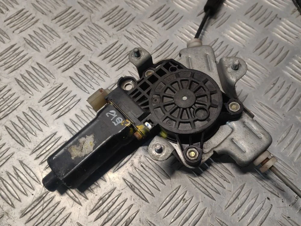 Моторчик стеклоподъемника п. п. Hyundai Accent II