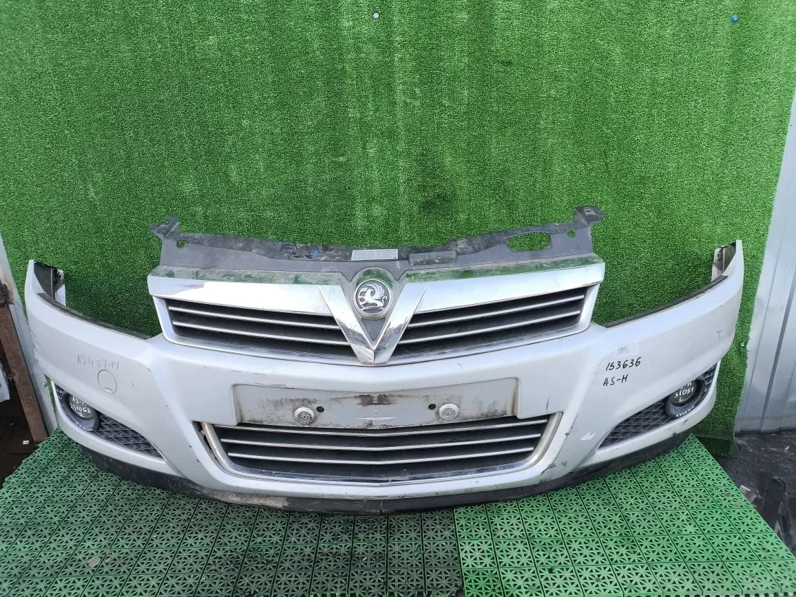 Бампер OPEL ASTRA H 2007- передний хэтчбек 5 ти дверный серебро б/у ASTRA H(2004-2014)