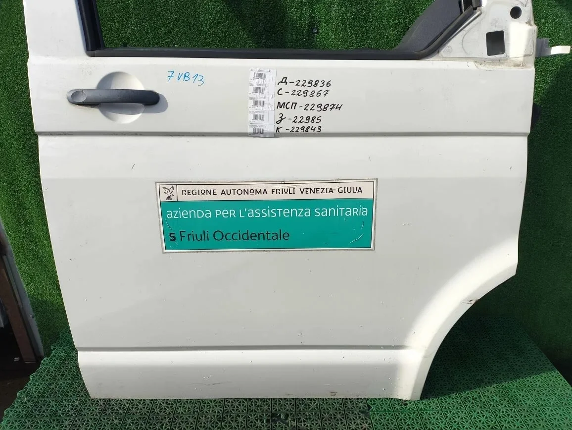 Замок двери VOLKSWAGEN TRANSPORTER T5 2003- передней левый 8 контакт б/у TRANSPORTER T5(2003-2015)