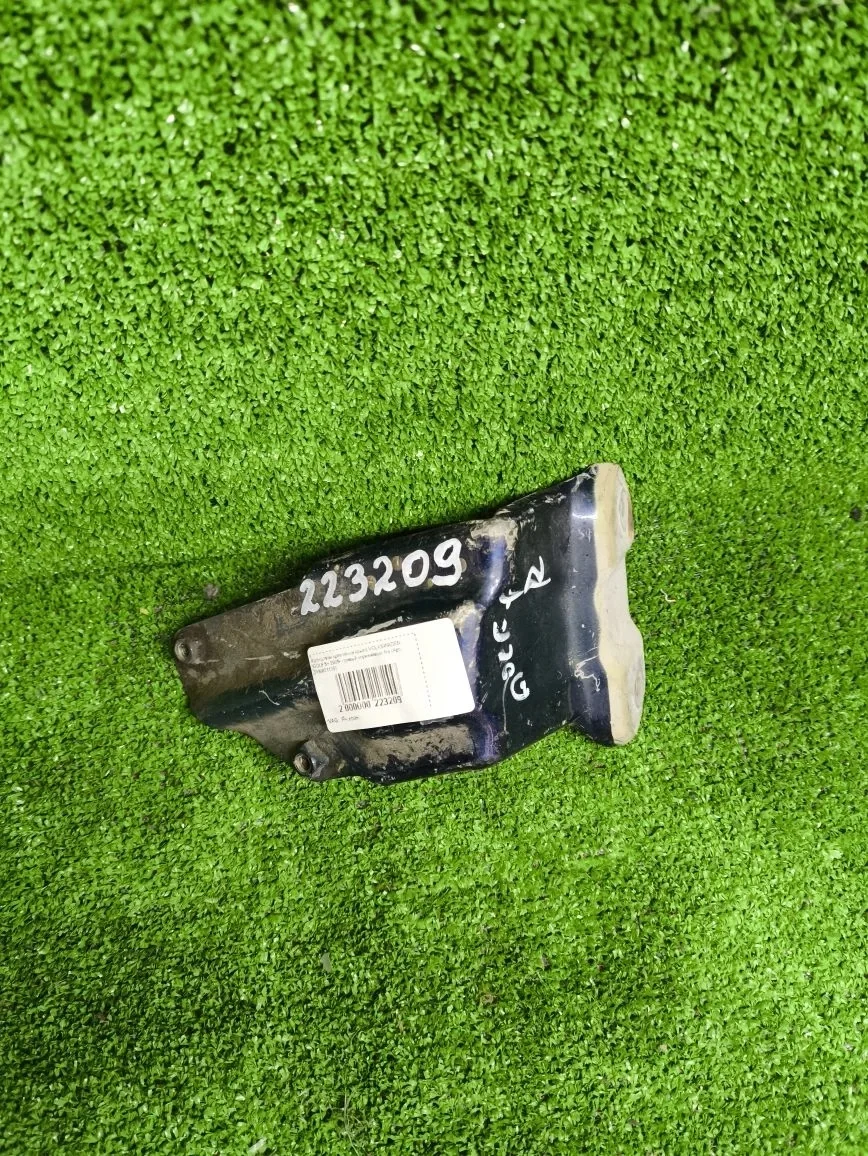 Кронштейн крепления крыла VOLKSWAGEN GOLF 5+ 2005- правый коричневый б/у GOLF 5+(2005-2014)