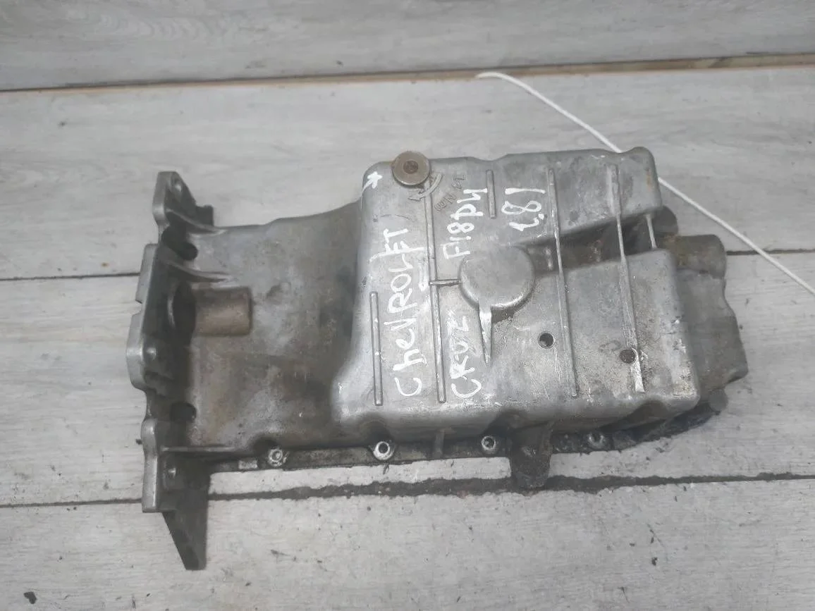 масляный поддон нижний Chevrolet Cruze J300  2012