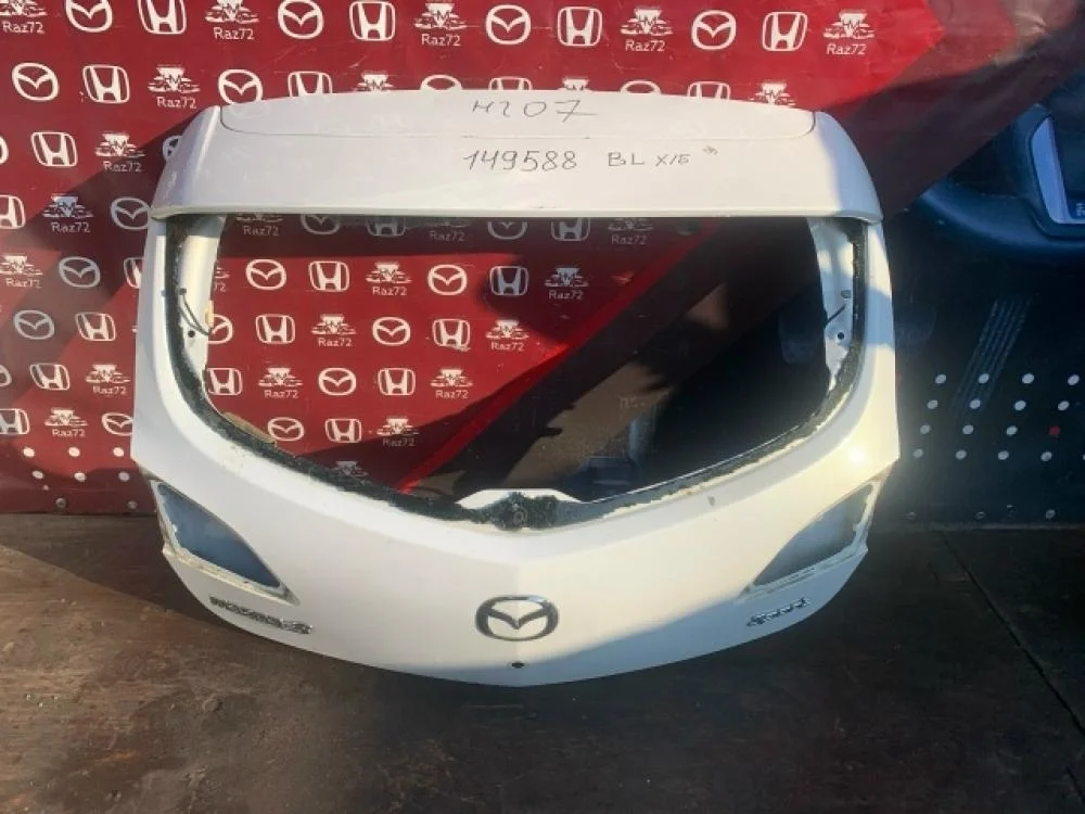 Дверь багажника для Mazda