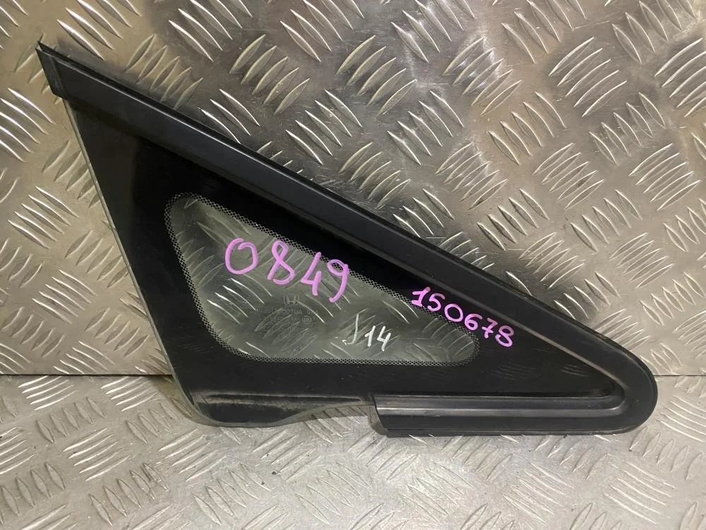 Стекло кузовное глухое правое для Honda Civic FD (4D) 2006-2012