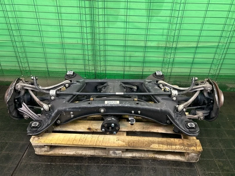 Балка Mercedes-Benz W212