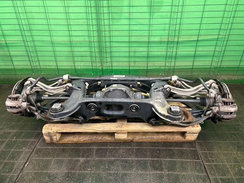 Балка Mercedes-Benz W212