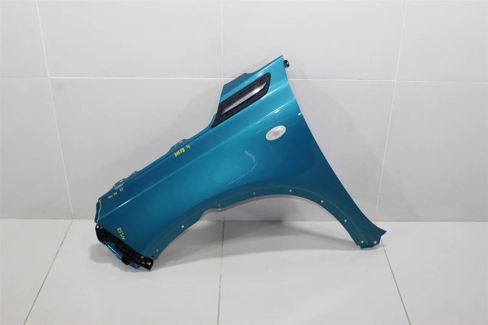 Крыло SUZUKI VITARA 2017 5771154P00 P90, переднее левое