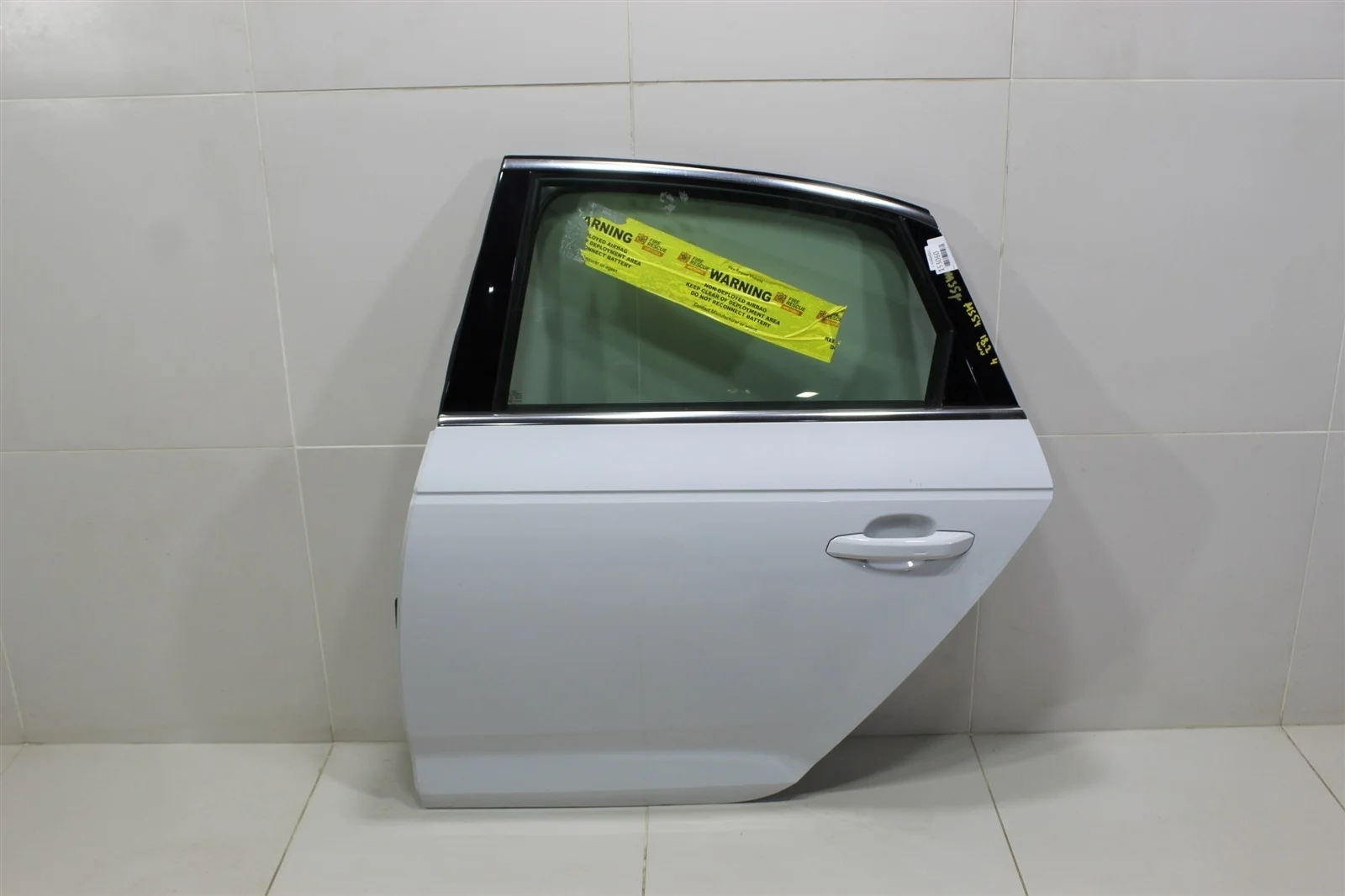 Дверь AUDI A4 2015+ 8W5833051B B9, задняя левая