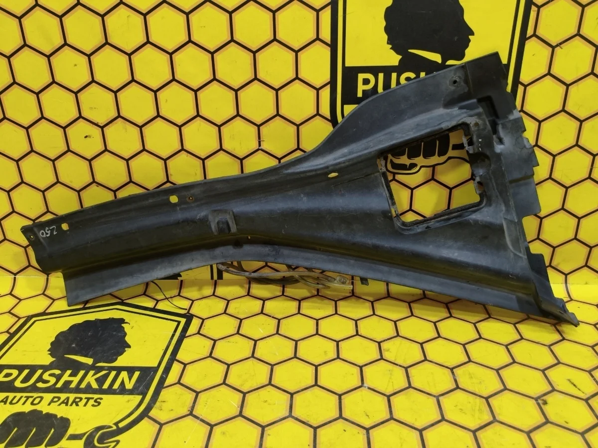 Жабо Nissan Murano 2005 66862CA000 Z50 VQ35DE, правое