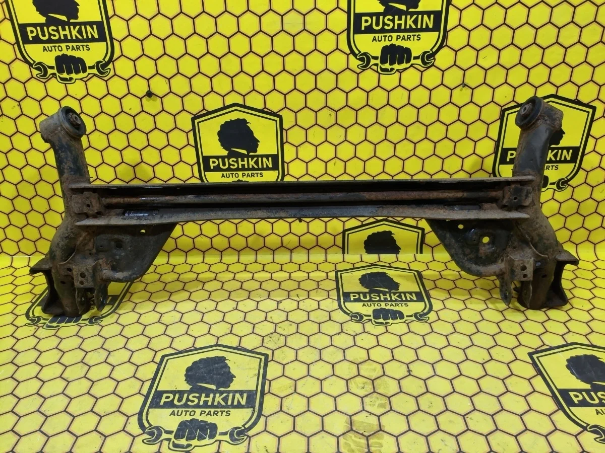 Балка подвески Nissan Juke 2012 555011KK0A F15 HR16DE, задняя