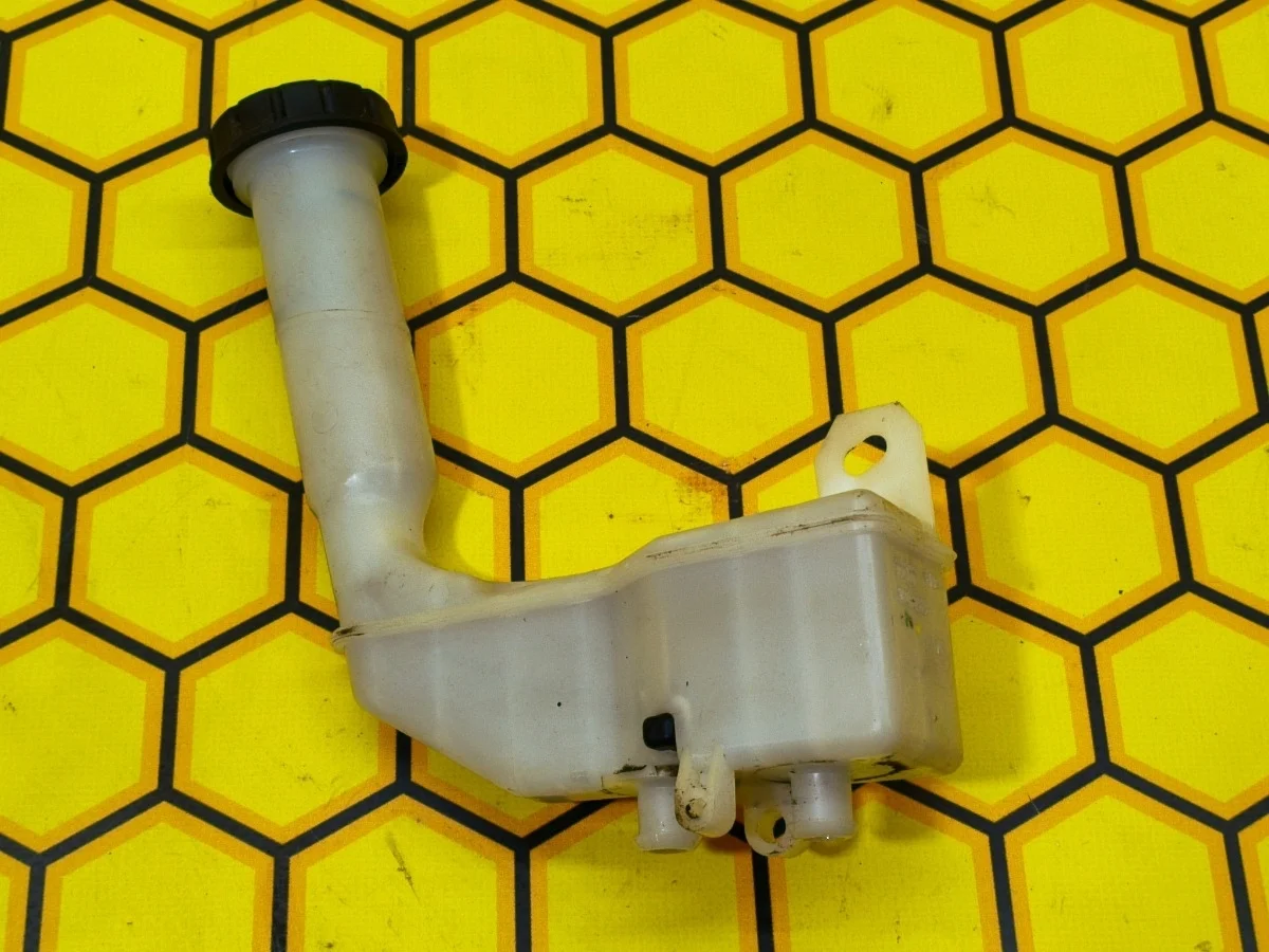 Бачок ГТЦ Nissan Juke 2012 460101KA1A F15 HR16DE