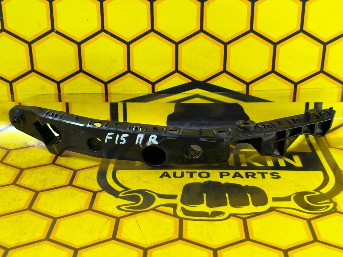 Кронштейн бампера Nissan Juke 2012 62222BA60A F15 HR16DE, передний правый