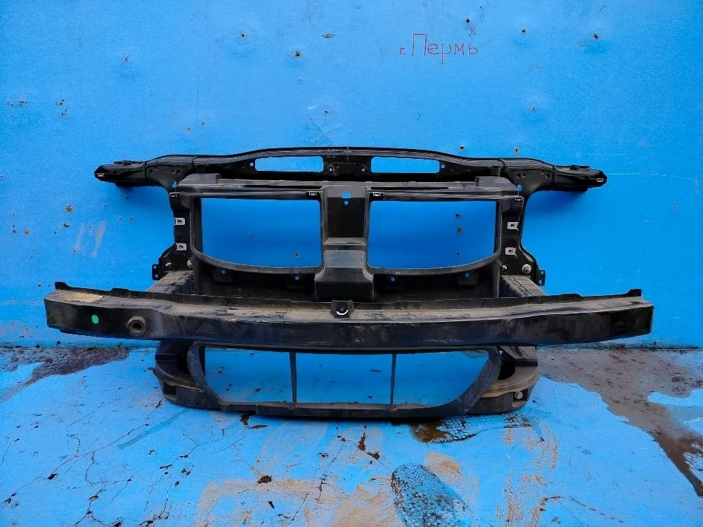 Панель передняя (телевизор) BMW 3 серия E90/E91/E92/E93 (2005—2010)