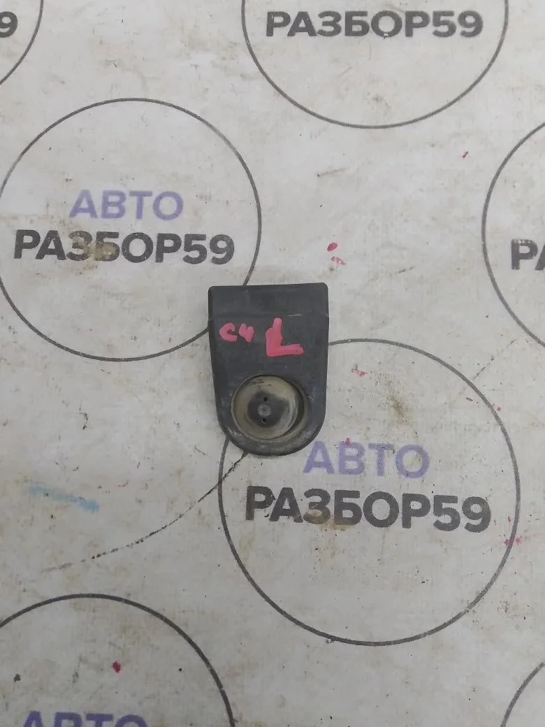 Крепление кронштейна радиатора Citroen C4 II (2010—2016)