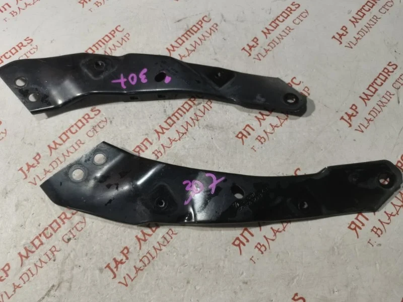 Крепление фары Volkswagen Golf 6 CBZ 2009