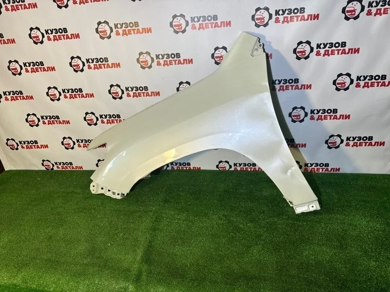 Крыло переднее левое Toyota Land Cruiser J200