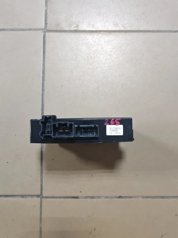 Блок управления Volvo XC90 2012 30739636 B6324S5
