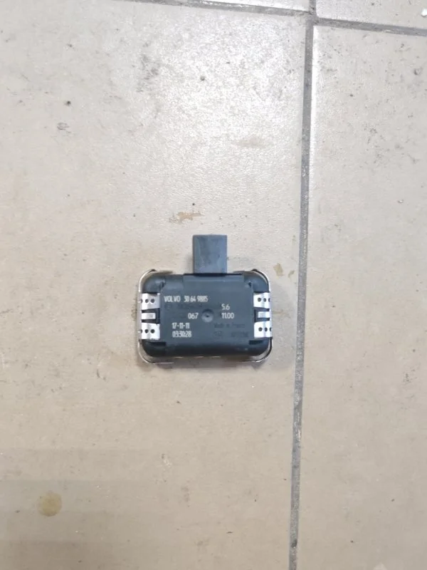 Датчик дождя Volvo XC90 2012 30649885 B6324S5