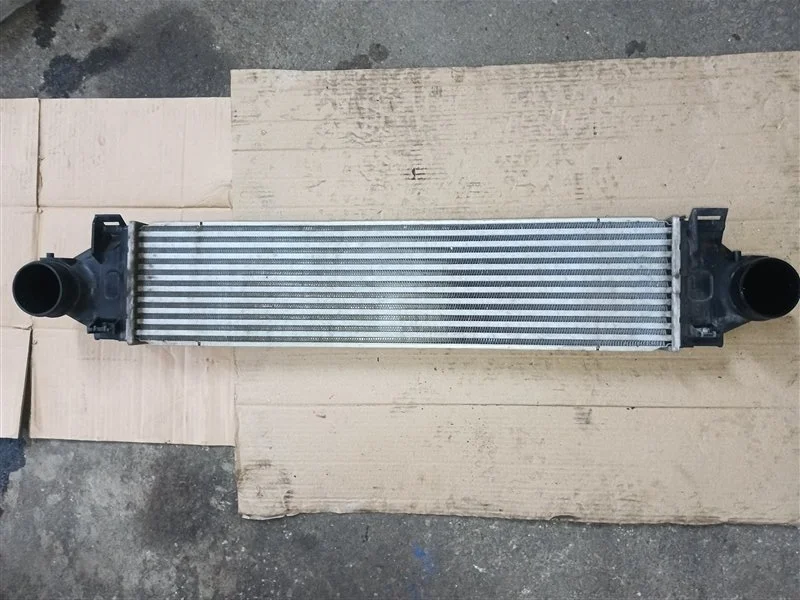 Радиатор интеркулера Volvo XC60 31338475
