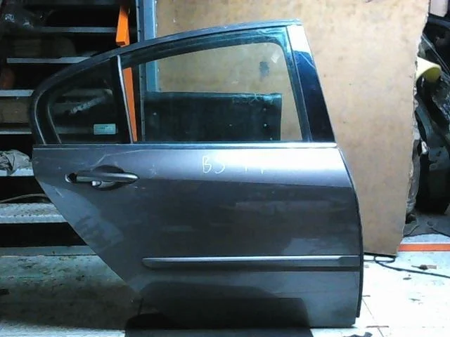 Дверь задняя правая Renault Laguna 3   B R