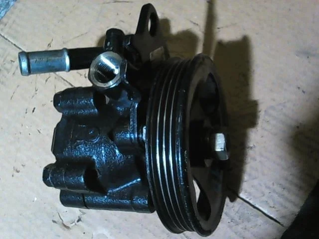 Насос гидроусилителя Nissan Almera N15  GA16