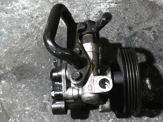 Насос гидроусилителя Hyundai Getz   1.3 G4EA