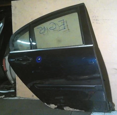 Дверь задняя правая Renault Laguna 3   B R