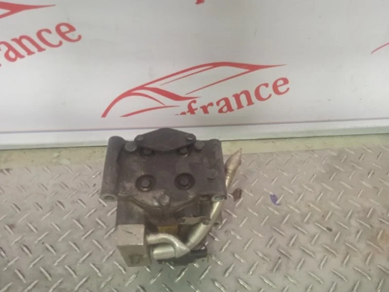 Компрессор кондиционера Ford Fusion