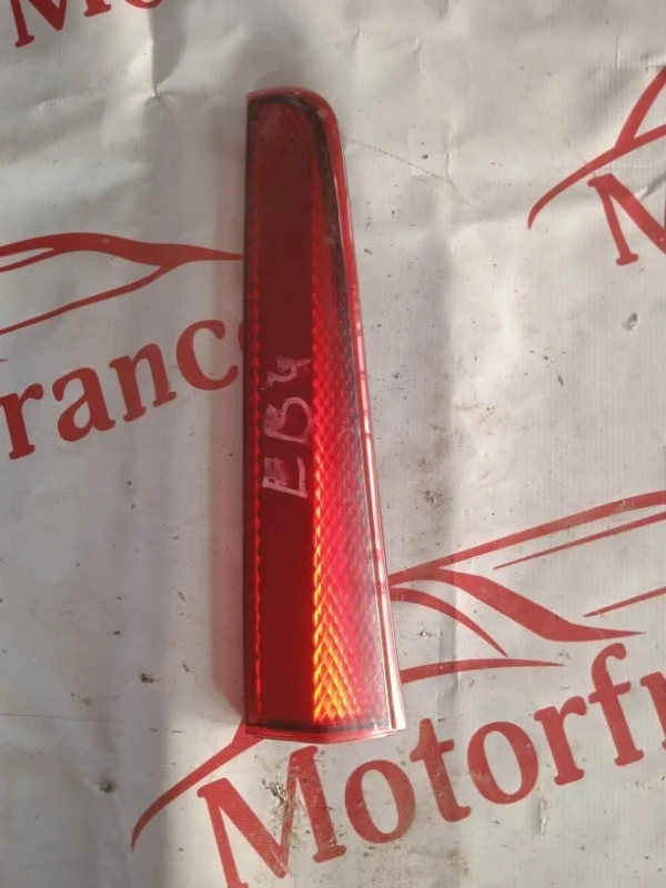 Фонарь задний Nissan Note E11   B R