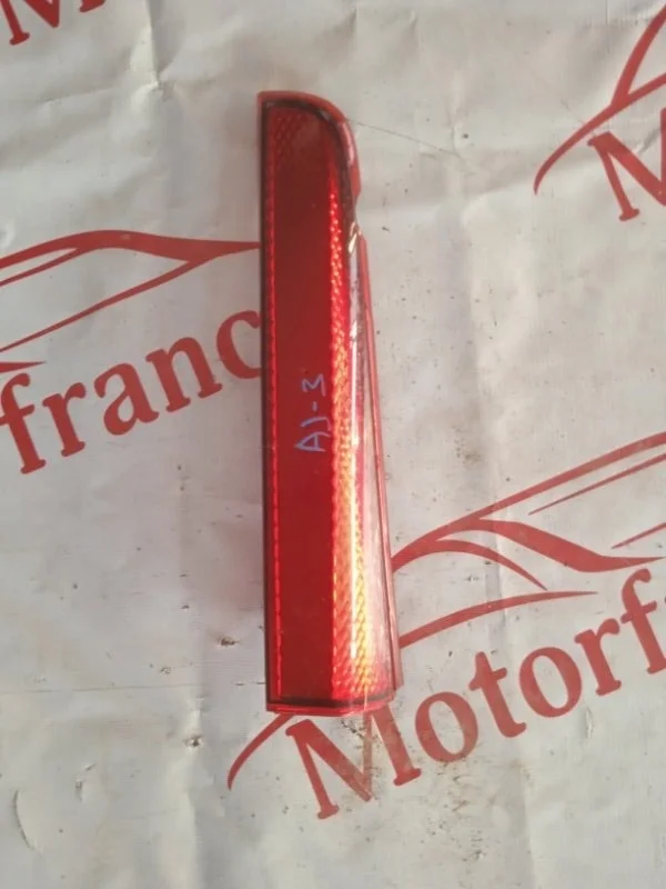 Фонарь задний Nissan Note E11   B R