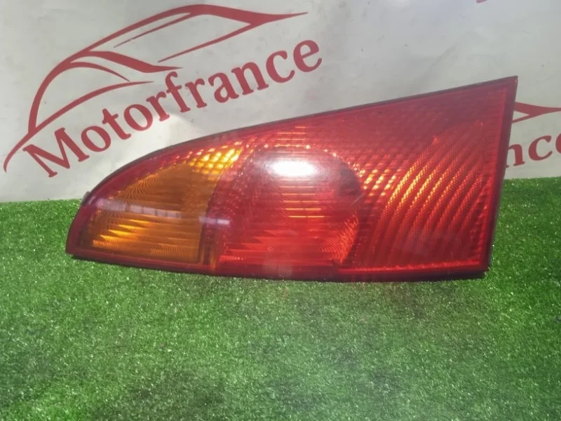 Фонарь задний Ford Focus хетчбэк 1998-2004  B L