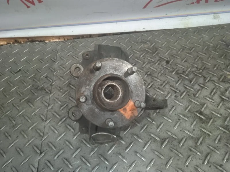 Кулак поворотный Ford Focus 2   F L