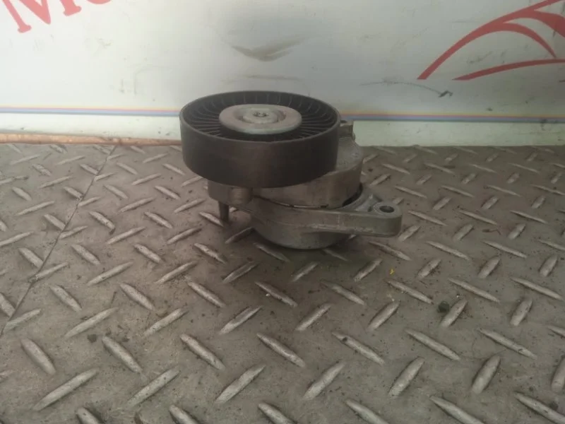 Ролик натяжной навесного оборудования Mercedes-benz C-Class W203  2.6 112.912