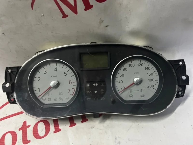 Панель приборов Renault Sandero 1 2009-2014